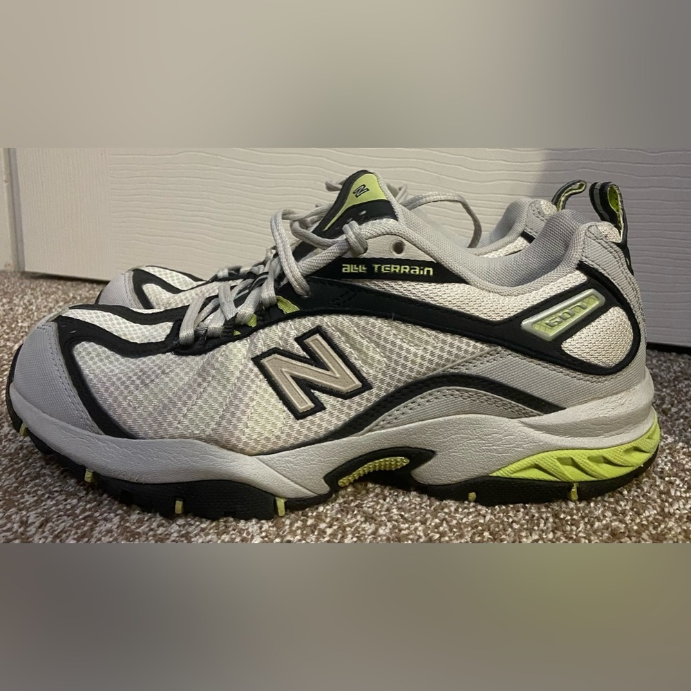 New Balance 607 All Terrain Trail Sneaker Sz 9.  EUC
